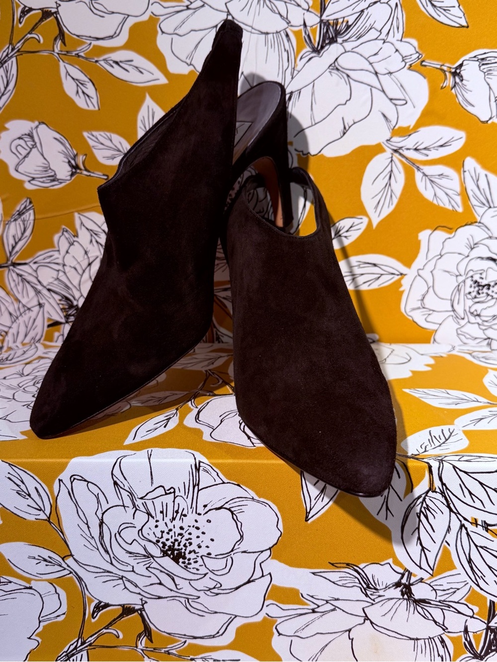 Like new Via Spiga “Danger” Black Suede Slingbacks (Size 8.5)